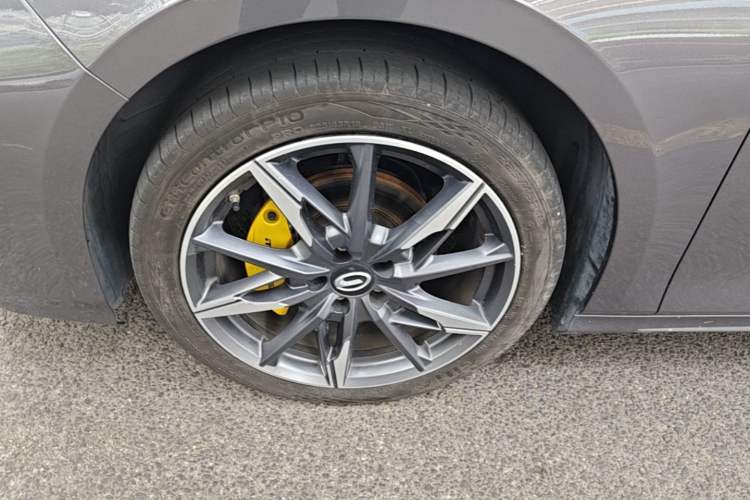 Used GAC Trumpchi EMPOW 2023 270T DCT J15 Version Left Front Wheel Hub