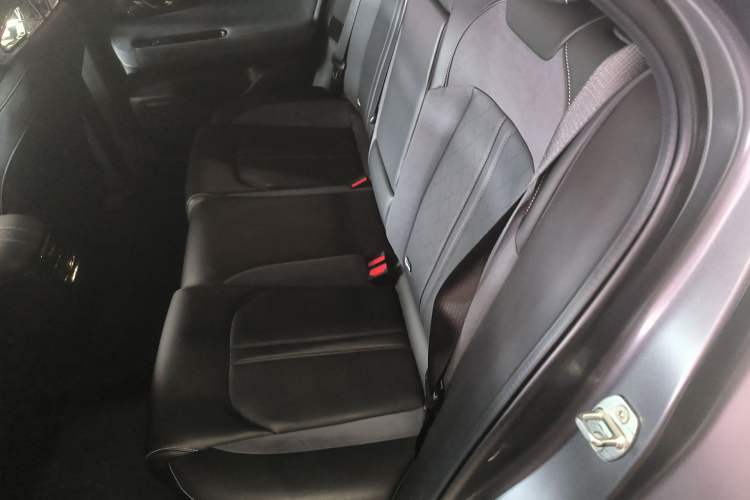 Used GAC Trumpchi EMPOW 2023 400T Automatic R MAX Left Rear Seat