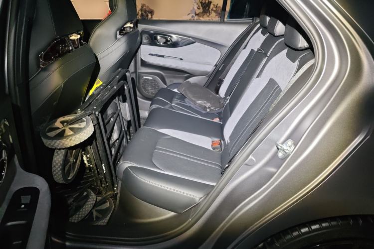Used GAC Trumpchi EMPOW 2023 400T Automatic R MAX Left Rear Seat
