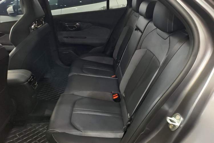 Used GAC Trumpchi EMPOW 2023 400T Automatic R MAX Left Rear Seat