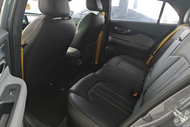 Used GAC Trumpchi EMPOW 2023 270T DCT J15 Version Left Rear Seat