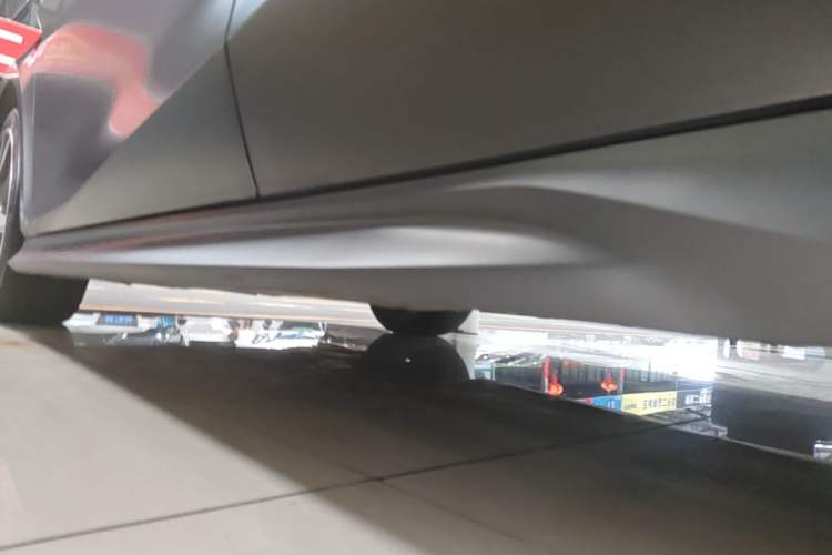 Used GAC Trumpchi EMPOW 2023 400T Automatic R PRO Left Side Sill
