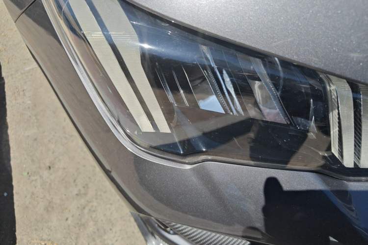 Used GAC Trumpchi EMPOW 2023 270T DCT J15 Version Right Front Headlight