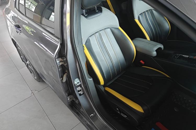 Used GAC Trumpchi EMPOW 2023 270T DCT J16 Version Right Front Seat