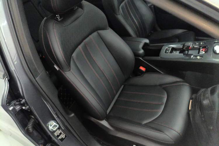 Used GAC Trumpchi EMPOW 2023 270T DCT J16 Version Right Front Seat