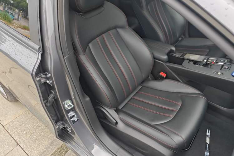 Used GAC Trumpchi EMPOW 2023 270T DCT J15 Version Right Front Seat
