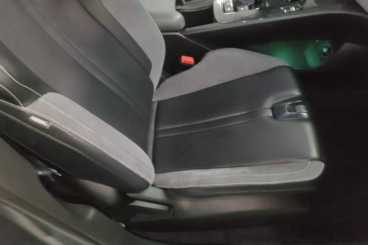 Used GAC Trumpchi EMPOW 2023 400T Automatic R PRO Right Front Seat