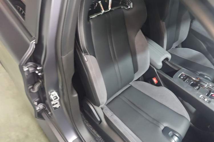 Used GAC Trumpchi EMPOW 2023 400T Automatic R PRO Right Front Seat