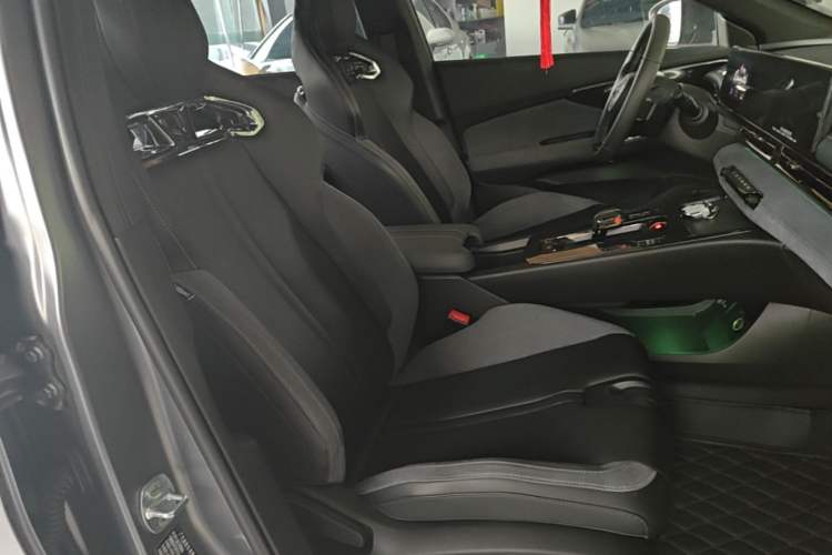 Used GAC Trumpchi EMPOW 2023 400T Automatic R PRO Right Front Seat