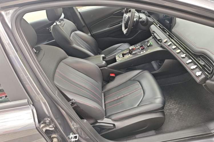 Used GAC Trumpchi EMPOW 2023 270T DCT J15 Version Right Front Seat