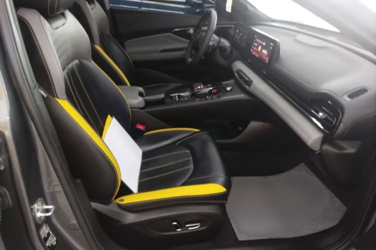 Used GAC Trumpchi EMPOW 2023 270T DCT J16 Version Right Front Seat