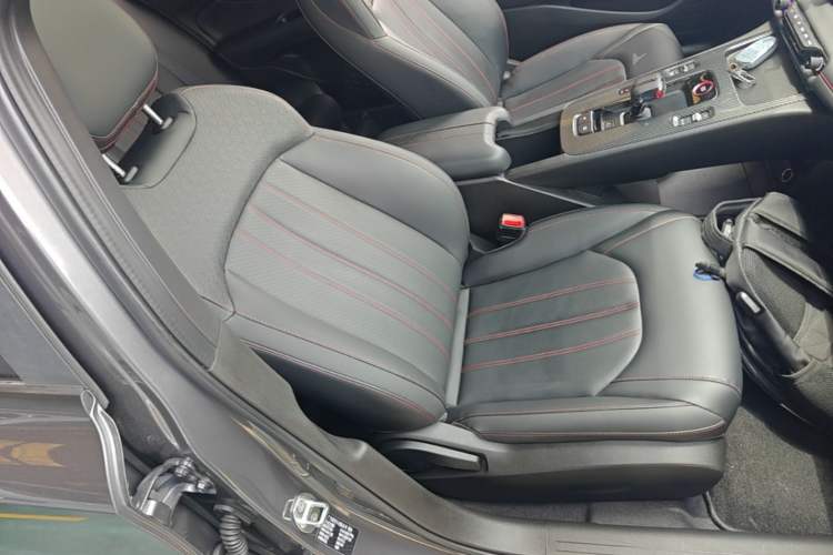 Used GAC Trumpchi EMPOW 2023 270T DCT J15 Version Right Front Seat