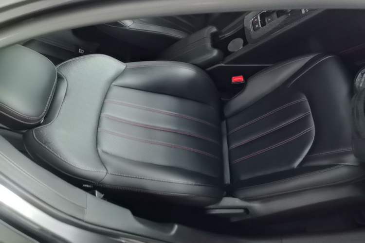 Used GAC Trumpchi EMPOW 2023 270T DCT J15 Version Right Front Seat