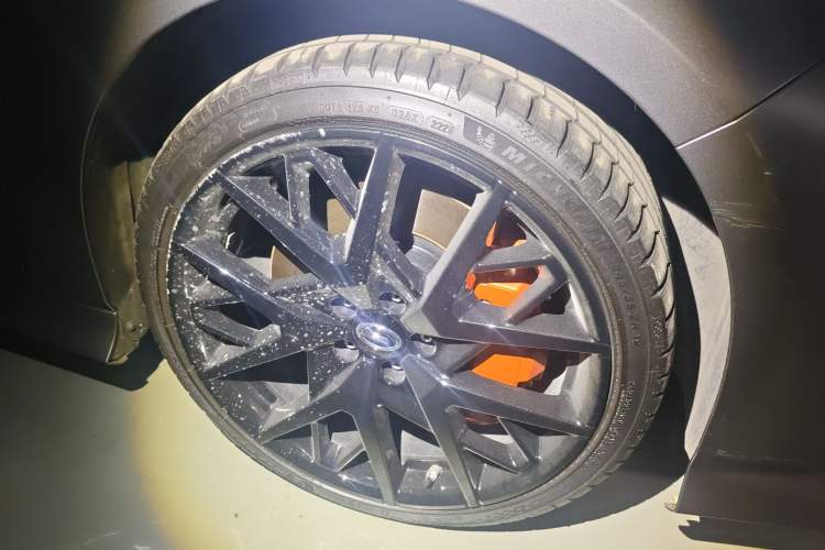 Used GAC Trumpchi EMPOW 2023 400T Automatic R MAX Right Front Wheel Hub