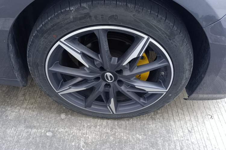 Used GAC Trumpchi EMPOW 2023 270T DCT J16 Version Right Front Wheel Hub