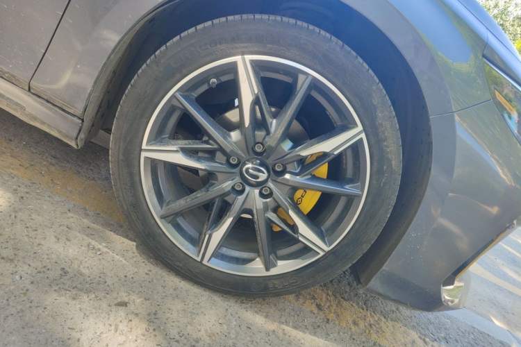 Used GAC Trumpchi EMPOW 2023 270T DCT J15 Version Right Front Wheel Hub