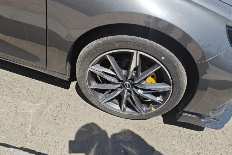 Used GAC Trumpchi EMPOW 2023 270T DCT J15 Version Right Front Wheel Hub