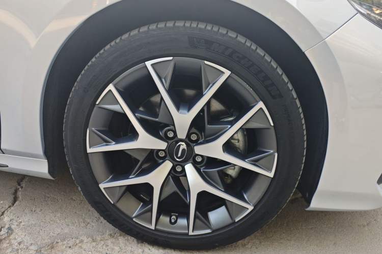 Used GAC Trumpchi EMPOW 2023 Shadow Leopard H Smart Hybrid Edition Right Front Wheel Hub