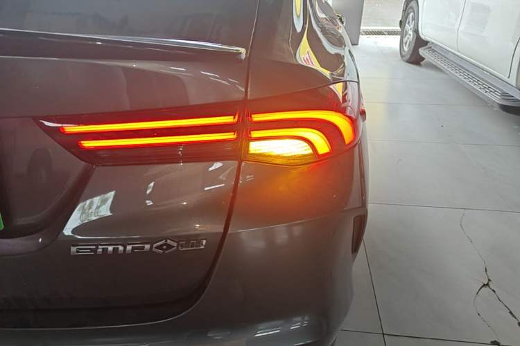 Used GAC Trumpchi EMPOW 2023 270T DCT J16 Version Right Rear Taillight
