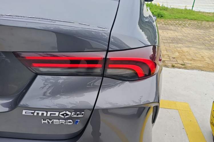 Used GAC Trumpchi EMPOW 2023 Shadow Leopard H High-Energy Hybrid Edition Right Rear Taillight