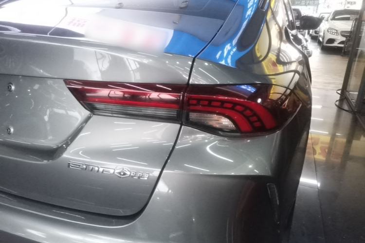 Used GAC Trumpchi EMPOW 2023 270T DCT J15 Version Right Rear Taillight