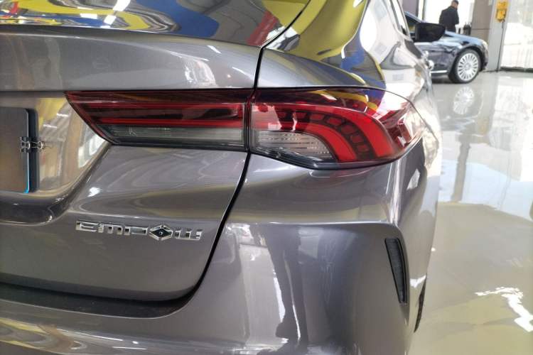 Used GAC Trumpchi EMPOW 2023 270T DCT J16 Version Right Rear Taillight