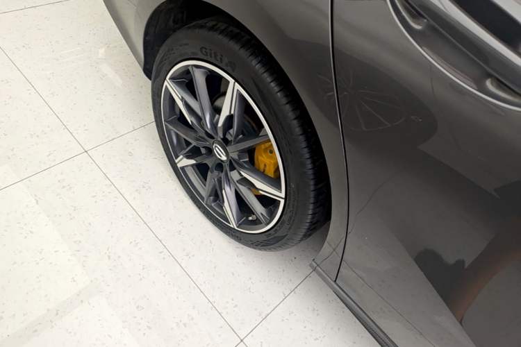 Used GAC Trumpchi EMPOW 2023 270T DCT J15 Version Right Rear Wheel Hub