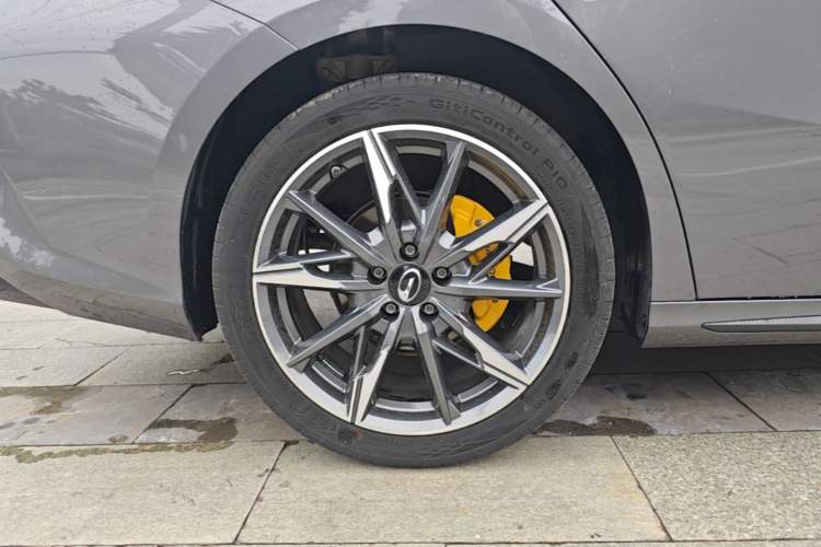 Used GAC Trumpchi EMPOW 2023 270T DCT J15 Version Right Rear Wheel Hub