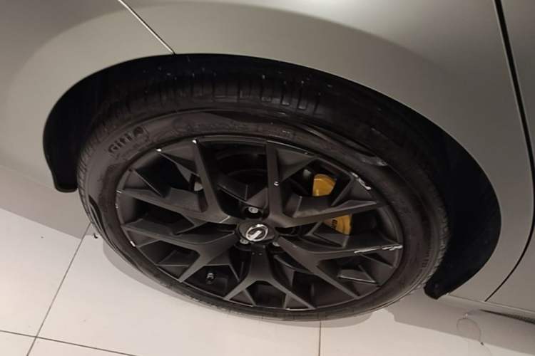 Used GAC Trumpchi EMPOW 2023 270T DCT J15 Version Right Rear Wheel Hub