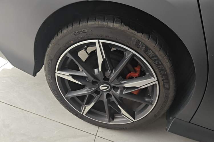 Used GAC Trumpchi EMPOW 2023 400T Automatic R PRO Right Rear Wheel Hub