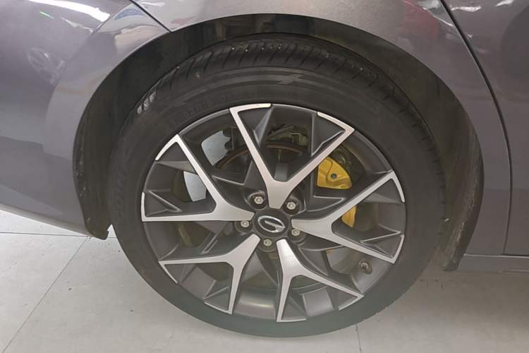 Used GAC Trumpchi EMPOW 2023 270T DCT J16 Version Right Rear Wheel Hub