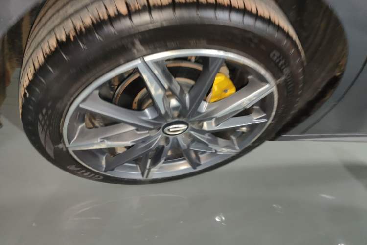 Used GAC Trumpchi EMPOW 2023 270T DCT J15 Version Right Rear Wheel Hub