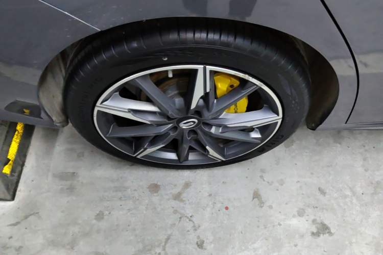 Used GAC Trumpchi EMPOW 2023 270T DCT J15 Version Right Rear Wheel Hub