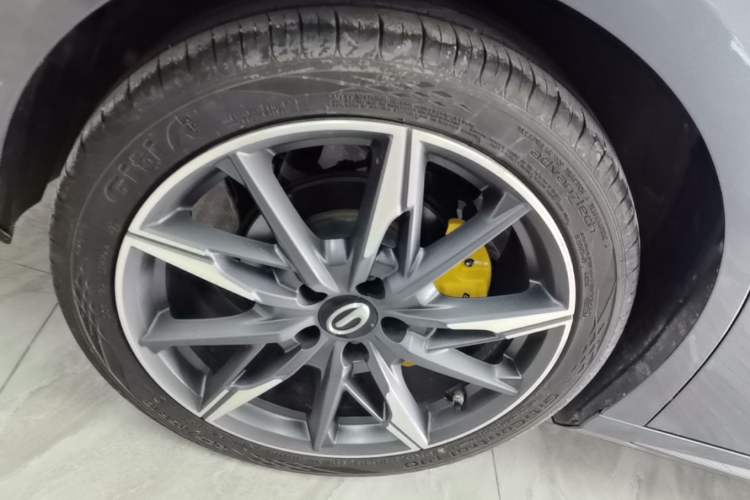 Used GAC Trumpchi EMPOW 2023 270T DCT J15 Version Right Rear Wheel Hub