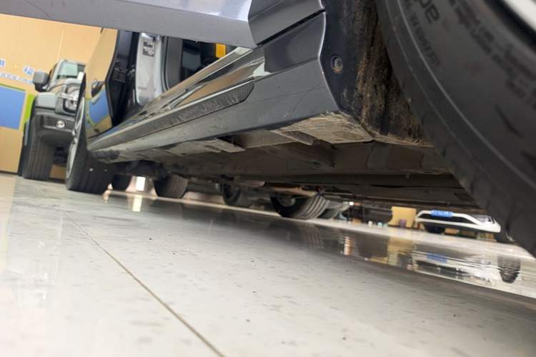 Used GAC Trumpchi EMPOW 2023 270T DCT J15 Version Right Side Sill
