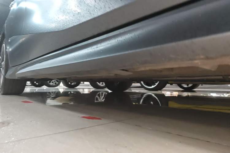 Used GAC Trumpchi EMPOW 2023 400T Automatic R PRO Right Side Sill