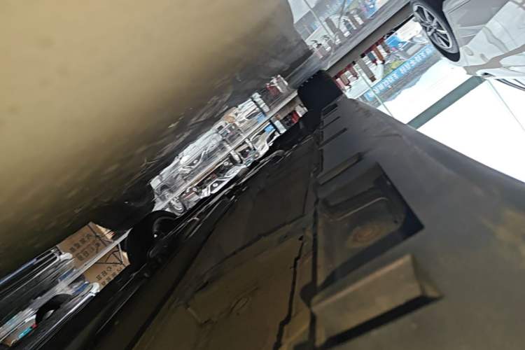 Used GAC Trumpchi EMPOW 2023 400T Automatic R PRO Right Side Sill
