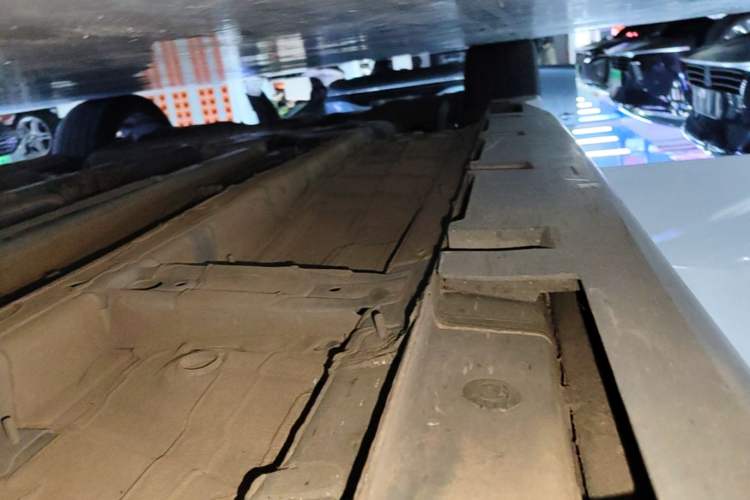 Used GAC Trumpchi EMPOW 2023 400T Automatic R MAX Right Side Sill