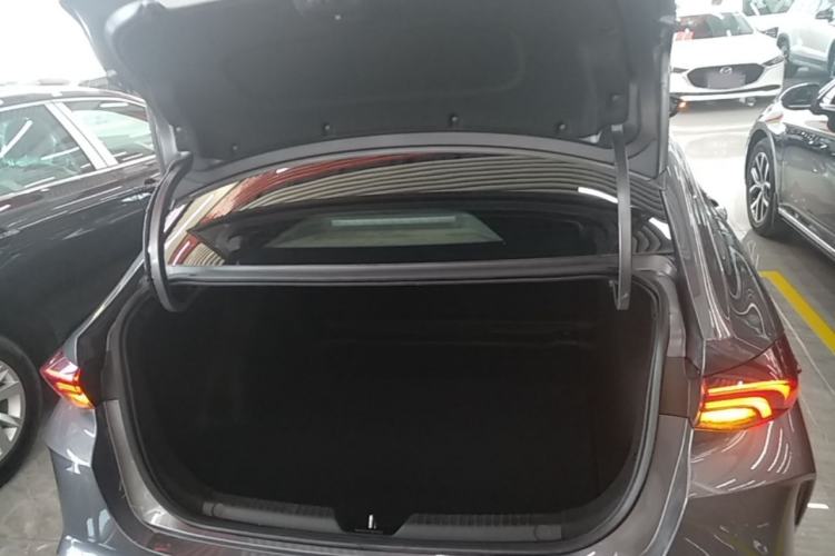 Used GAC Trumpchi EMPOW 2023 270T DCT J15 Version Trunk