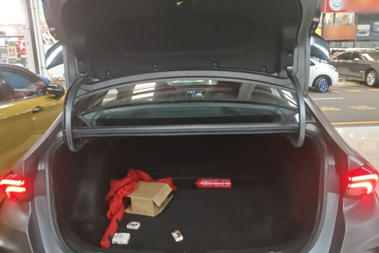 Used GAC Trumpchi EMPOW 2023 400T Automatic R PRO Trunk