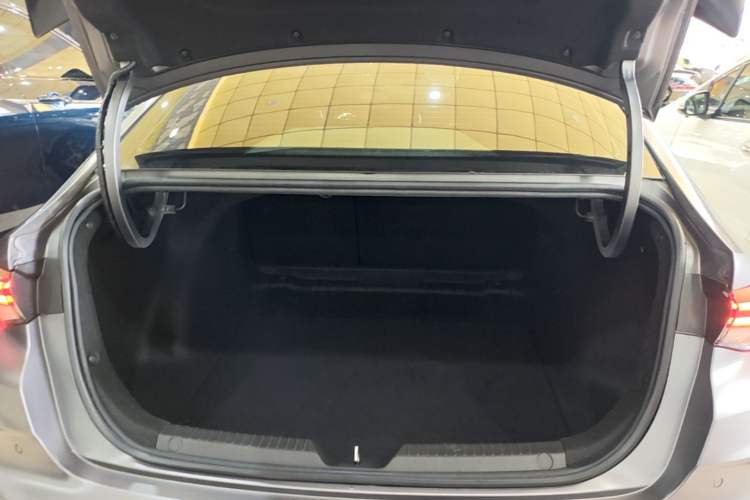 Used GAC Trumpchi EMPOW 2023 400T Automatic R MAX Trunk