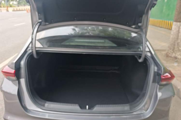 Used GAC Trumpchi EMPOW 2023 270T DCT J15 Version Trunk
