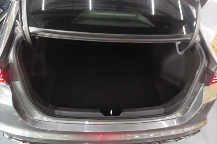 Used GAC Trumpchi EMPOW 2023 270T DCT J16 Version Trunk