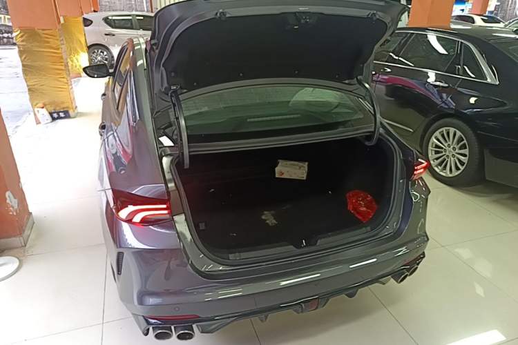 Used GAC Trumpchi EMPOW 2023 270T DCT J15 Version Trunk