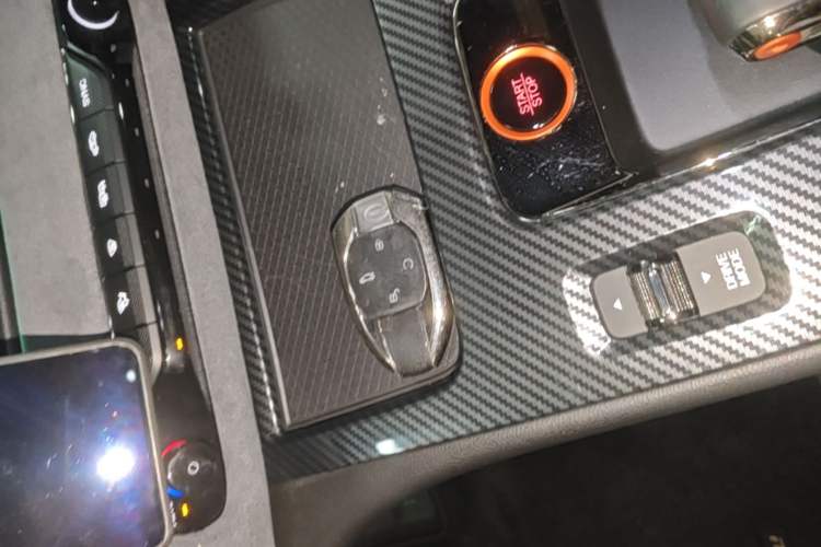Used GAC Trumpchi EMPOW 2023 400T Automatic R PRO Vehicle Key