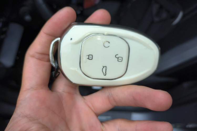 Used GAC Trumpchi EMPOW 2023 400T Automatic R PRO Vehicle Key