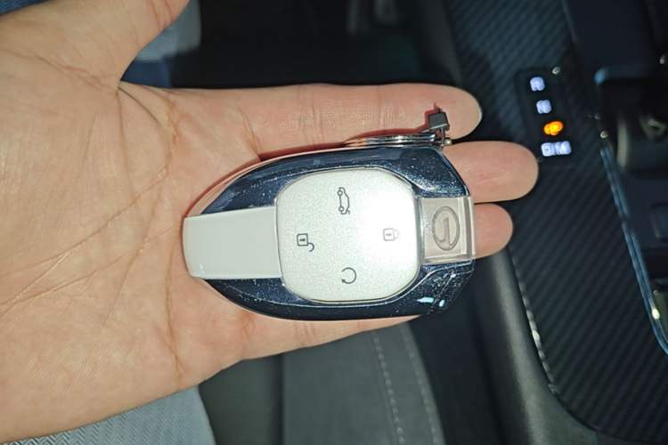 Used GAC Trumpchi EMPOW 2023 400T Automatic R PRO Vehicle Key