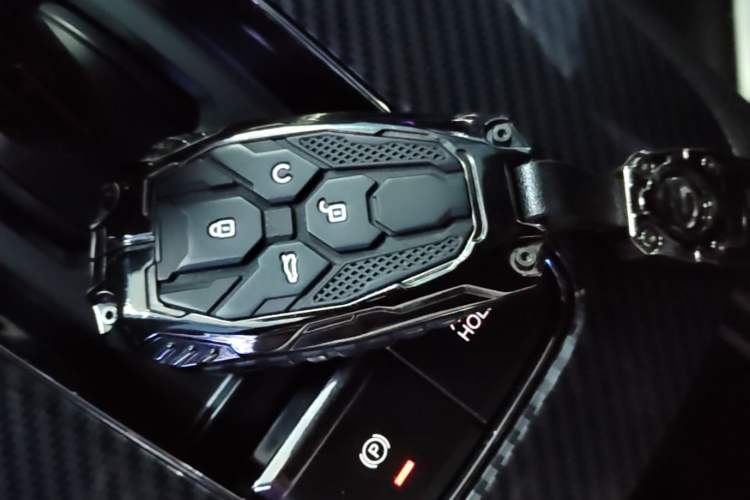 Used GAC Trumpchi EMPOW 2023 400T Automatic R MAX Vehicle Key