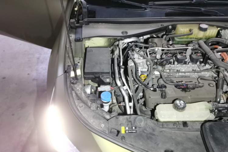 Used GAC Trumpchi EMPOW 2023 Shadow Leopard H Smart Hybrid Edition Engine Bay Right