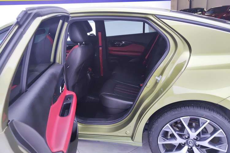 Used GAC Trumpchi EMPOW 2023 Shadow Leopard H Smart Hybrid Edition Right Rear Seat